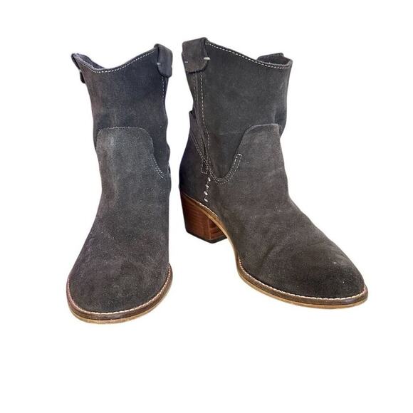 Dolce Vita Women’s Gray Suede Ankle Booties Block Heel 7.5 by trying on - Picture 3 of 7